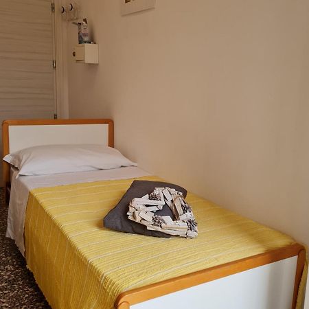 Hotel Marconi Miramare Rimini Buitenkant foto